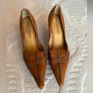 Yes Saint Laurent Size 40 tan kitten heel